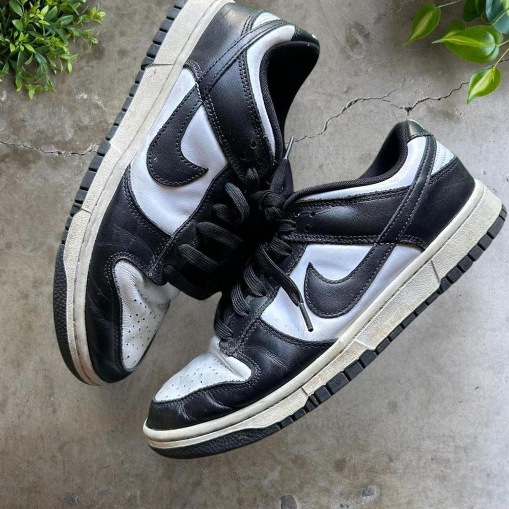 Nike vintage panda dunks size 9 us